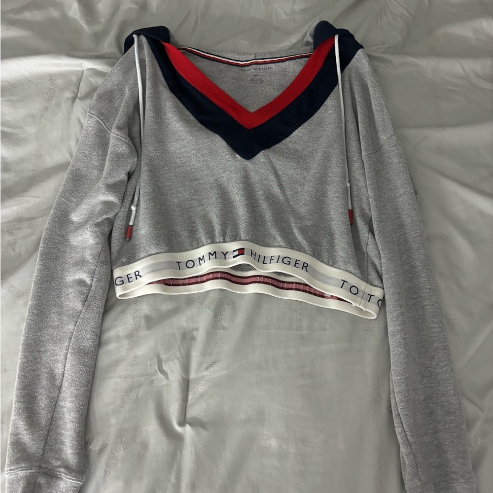 Tommy Hilfiger cropped hoodie. Size S.
